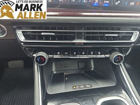Used 2026 Chevrolet Traverse Z71 AWD/4WD image 18