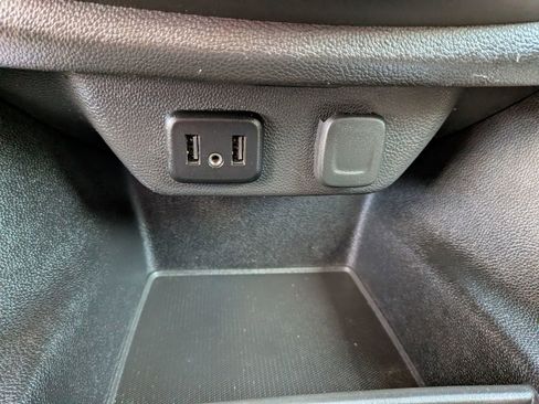 Used 2021 Chevrolet Traverse LS FWD image 59