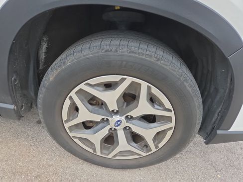 Used 2019 Subaru Forester Premium w/ All-Weather Package AWD/4WD image 2