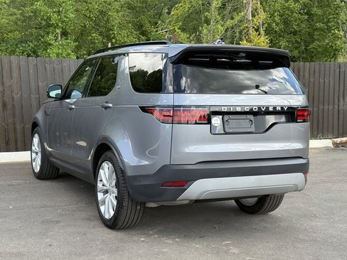 Certified 2025 Land Rover Discovery S image 3