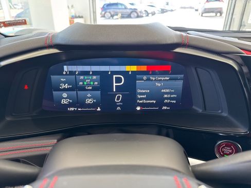 Used 2025 Chevrolet Corvette Stingray Preferred Cpe w/ 2LT image 21