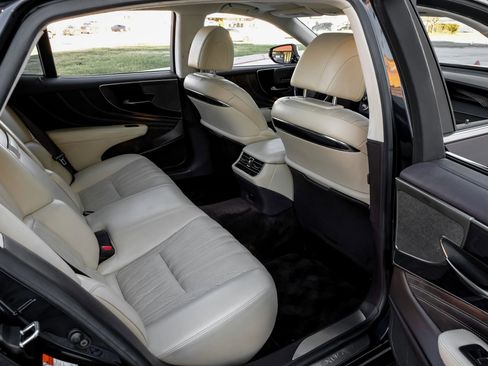 Used 2019 Lexus LS 500 w/ Interior Upgrade Package RWD image 35