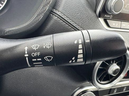 Used 2025 Nissan Sentra SV FWD image 18