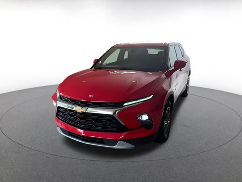 Used 2025 Chevrolet Blazer LT FWD image 7