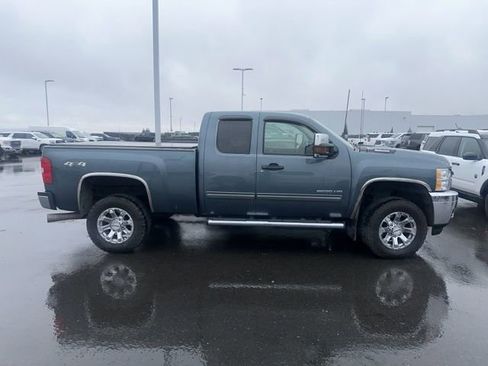 Used 2011 Chevrolet Silverado 2500 LT image 2