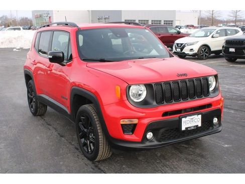 Used 2022 Jeep Renegade Altitude w/ Convenience Group image 2