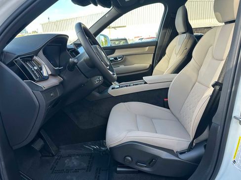 New 2026 Volvo XC90 B6 Plus w/ Protection Package Premier image 20