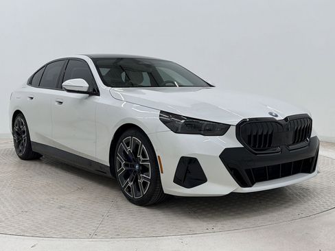 Certified 2024 BMW i5 eDrive40i w/ Executive Package RWD image 7