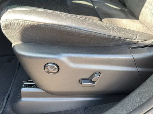 Used 2018 Jeep Grand Cherokee Altitude RWD image 11