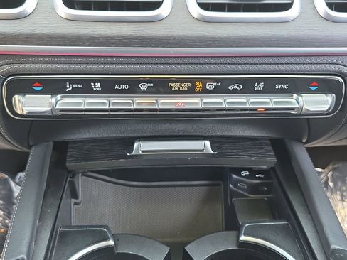 Used 2022 Mercedes-Benz GLS 450 4MATIC image 29