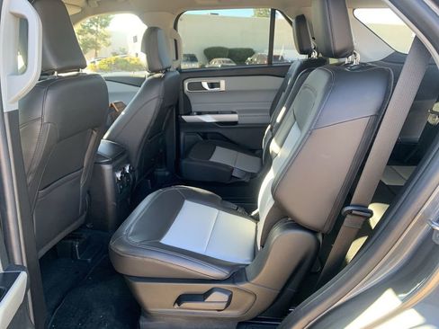 Used 2022 Ford Explorer XLT w/ Equipment Group 202A image 30