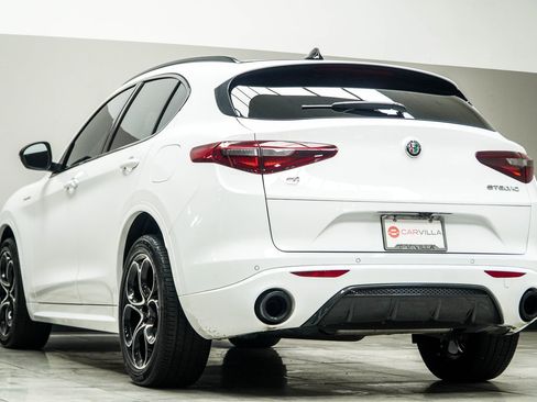 Used 2023 Alfa Romeo Stelvio Veloce AWD/4WD image 9