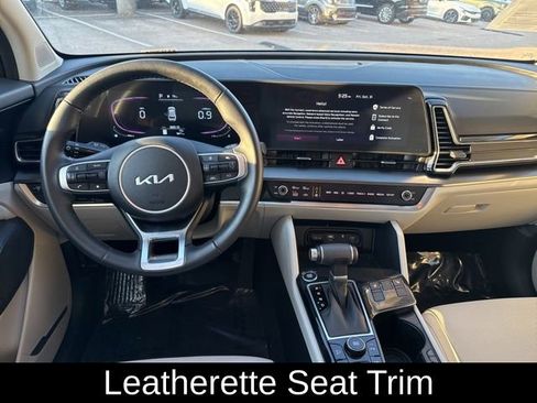 Used 2025 Kia Sportage EX image 12