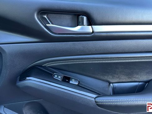 Used 2020 Nissan Altima 2.5 Platinum image 21