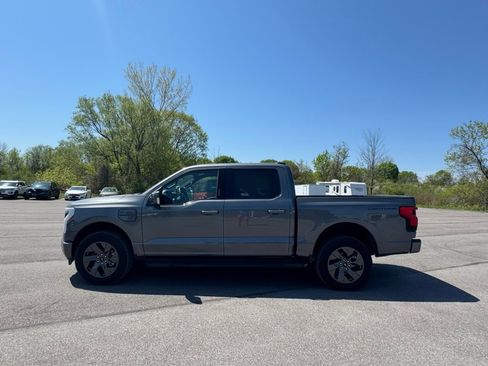 New 2023 Ford F150 Lightning Lariat AWD/4WD image 18