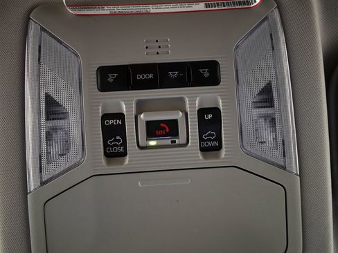 Used 2023 Toyota RAV4 Limited image 32