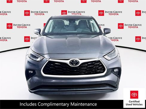 Certified 2024 Toyota Highlander LE AWD/4WD image 2