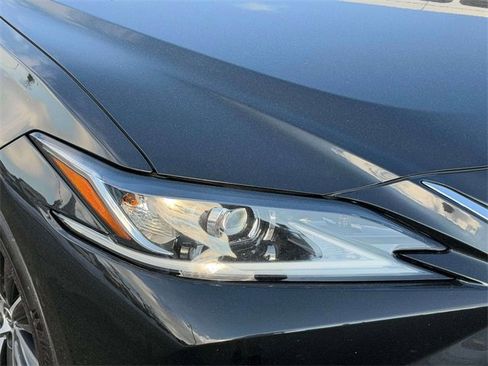 Certified 2023 Lexus ES 350 w/ Premium Package image 11