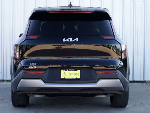 Used 2024 Kia EV9 Light image 10