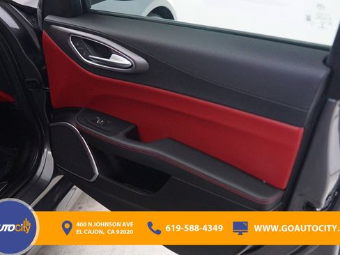 Used 2019 Alfa Romeo Giulia Ti Sport w/ Quick Order Package 22U Sport image 17