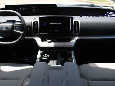 New 2026 Ford Expedition Active AWD/4WD image 12