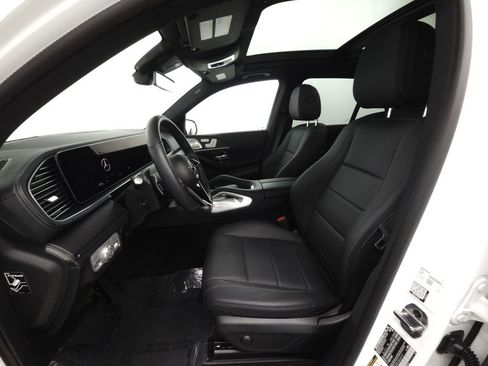Used 2025 Mercedes-Benz GLE 450e 4MATIC image 8