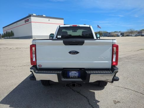 New 2025 Ford F350 XLT w/ FX4 Off-Road Package AWD/4WD image 6
