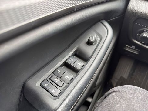 Used 2023 Jeep Grand Cherokee Altitude image 19