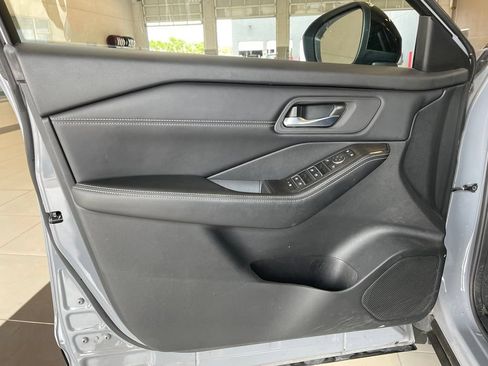 Certified 2024 Nissan Rogue SL AWD/4WD image 9