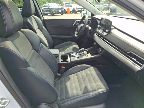 Used 2023 Mitsubishi Outlander SE AWD/4WD image 11