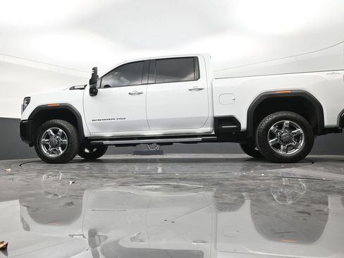 Used 2025 GMC Sierra 2500 SLT w/ SLT Premium Package AWD/4WD image 25