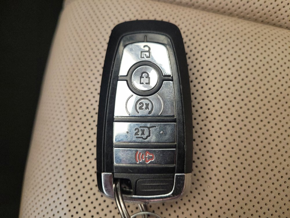 Used 2021 Lincoln Corsair AWD w/ Premium Package image 32