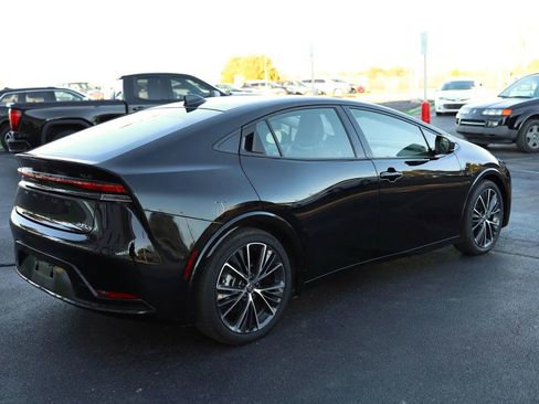 Used 2024 Toyota Prius XLE image 6