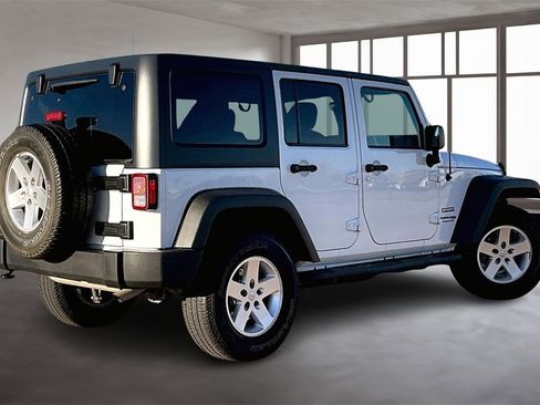Used 2018 Jeep Wrangler Unlimited Sport S image 2
