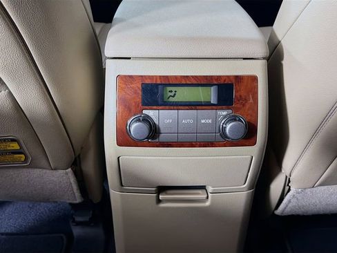 Used 2013 Toyota Highlander Limited FWD image 32