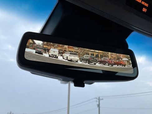 Used 2020 Cadillac Escalade ESV Premium Luxury image 17