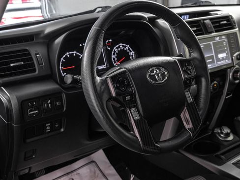Used 2022 Toyota 4Runner SR5 AWD/4WD image 35