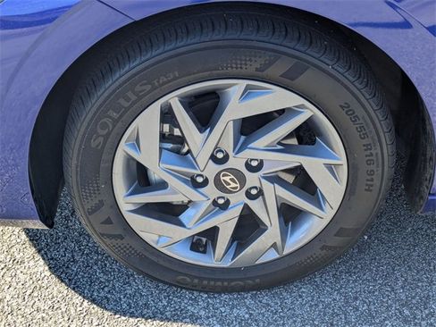 Used 2024 Hyundai Elantra SEL image 10