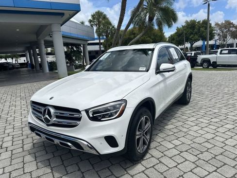 Used 2022 Mercedes-Benz GLC 300 4MATIC w/ Multimedia Package Lite image 17