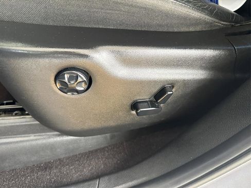 Used 2018 Jeep Grand Cherokee Limited image 17