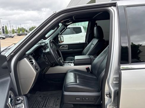 Used 2015 Ford Expedition Limited w/ Equipment Group 301A RWD image 2