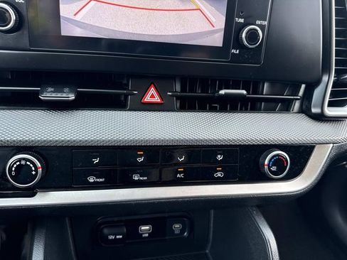 Used 2024 Kia Sportage LX image 25