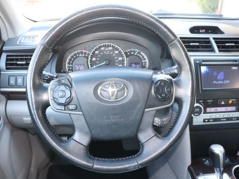 Used 2012 Toyota Camry XLE FWD image 16