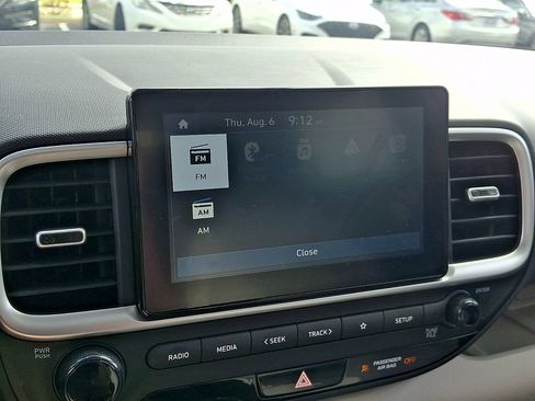 Used 2025 Hyundai Venue SEL FWD image 18