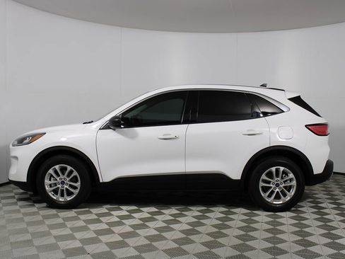 Used 2022 Ford Escape SE image 28