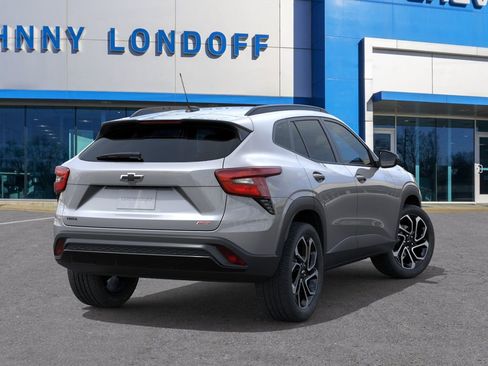 New 2026 Chevrolet Trax RS w/ Sunroof Package FWD image 4