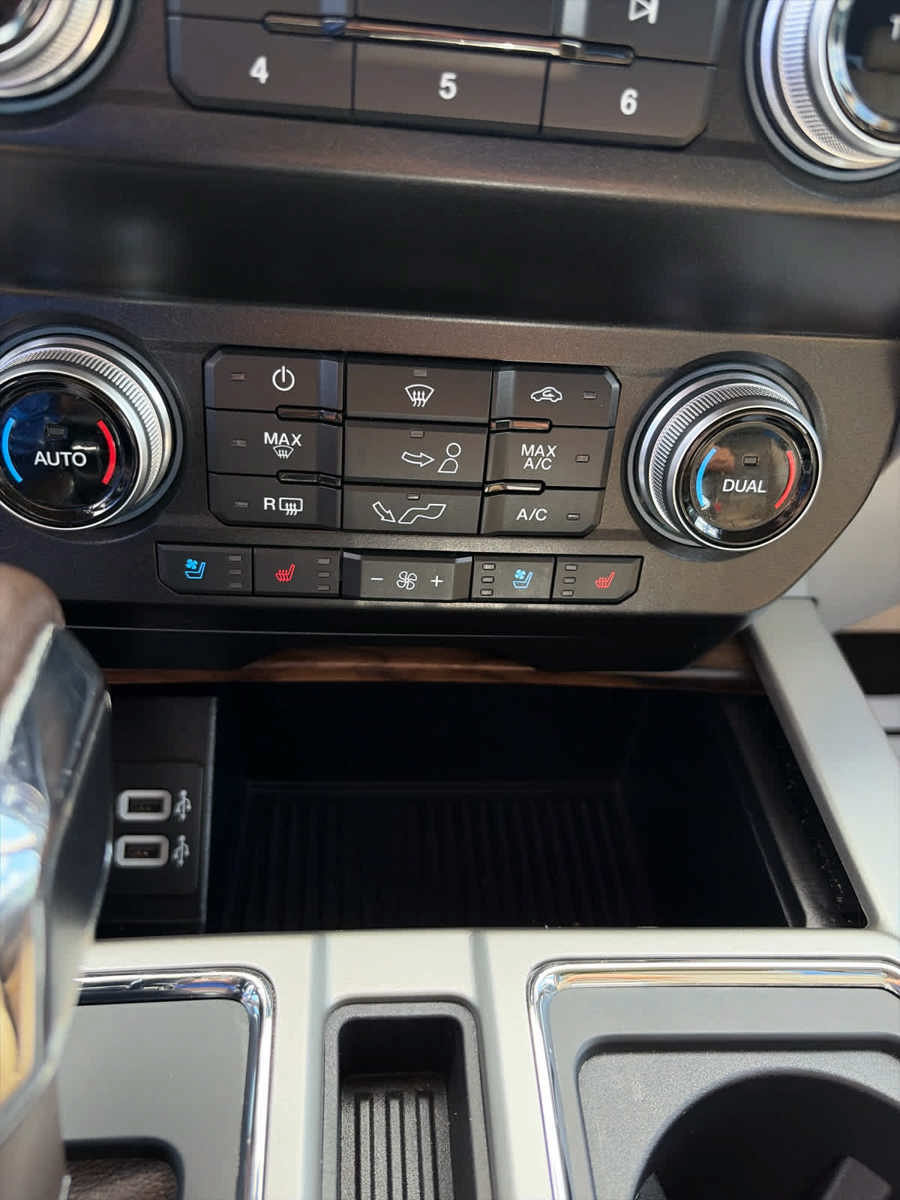 Used 2020 Ford F150 Lariat w/ Equipment Group 502A Luxury AWD/4WD image 30