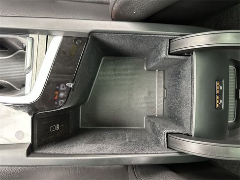 Certified 2025 Volvo XC60 B5 Plus image 20