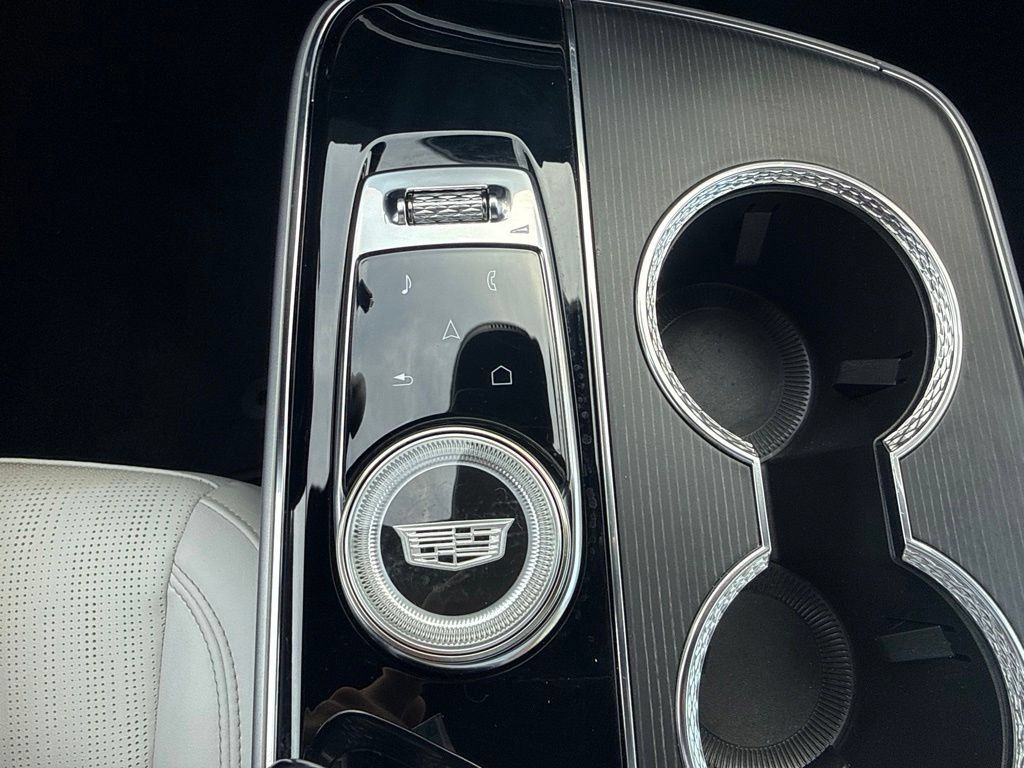 Used 2025 Cadillac Lyriq Luxury RWD image 33