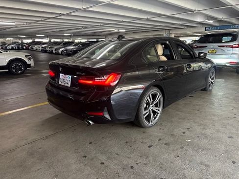 Used 2022 BMW 330i Sedan w/ Premium Package 2 RWD image 3